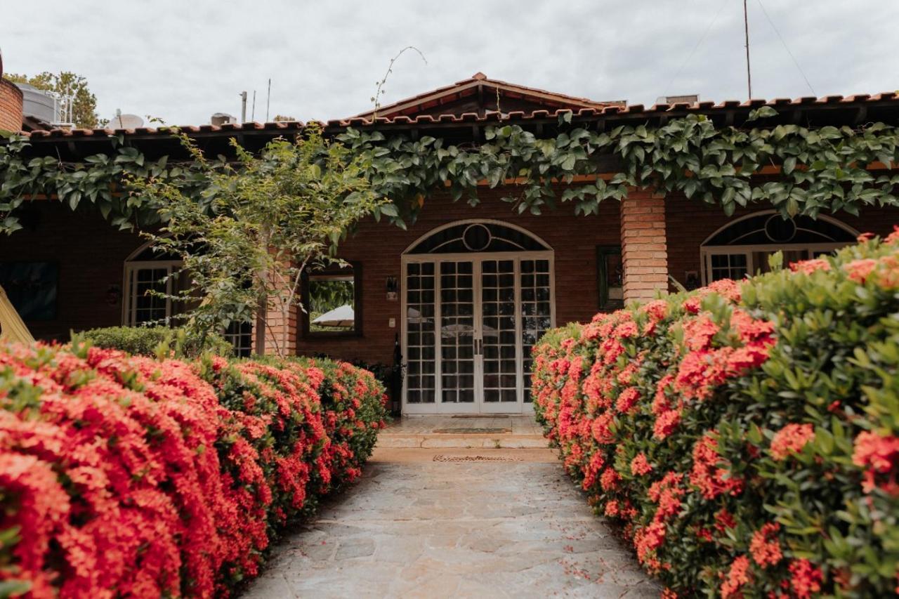Hotel Pousada Chale Das Flores Sertãozinho Exterior foto