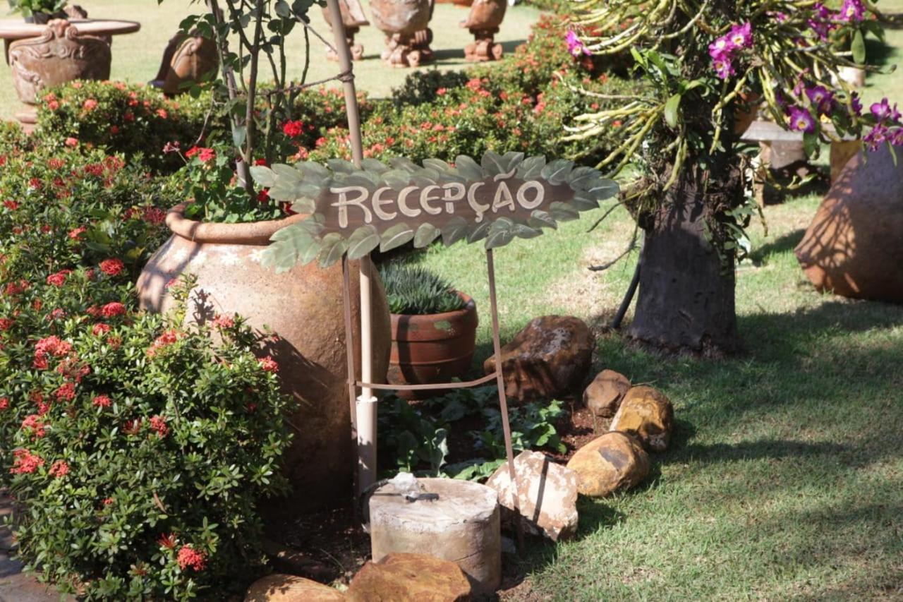 Hotel Pousada Chale Das Flores Sertãozinho Exterior foto